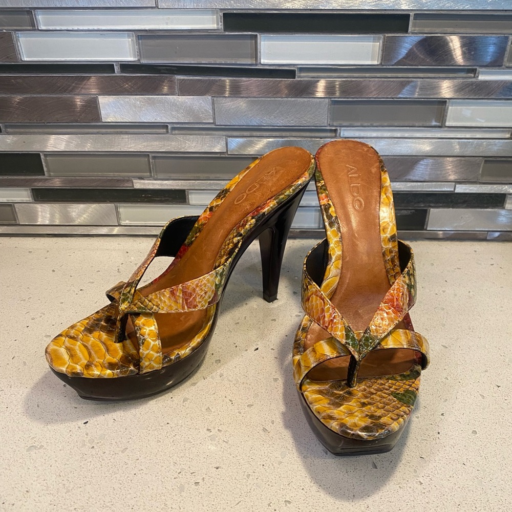 Aldo Women’s Yellow Snakeskin Sandal Platform Heels